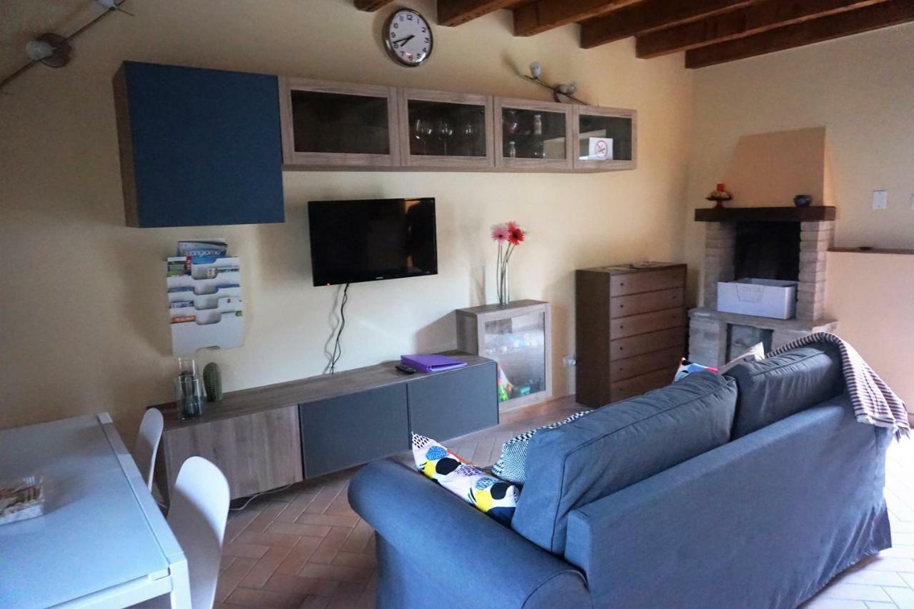 Apartamento La casa di Edone Monzambano Exterior foto